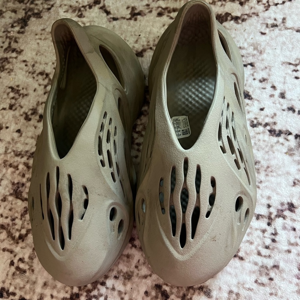 Yeezy Slip-On Foam Clog in Light Beige